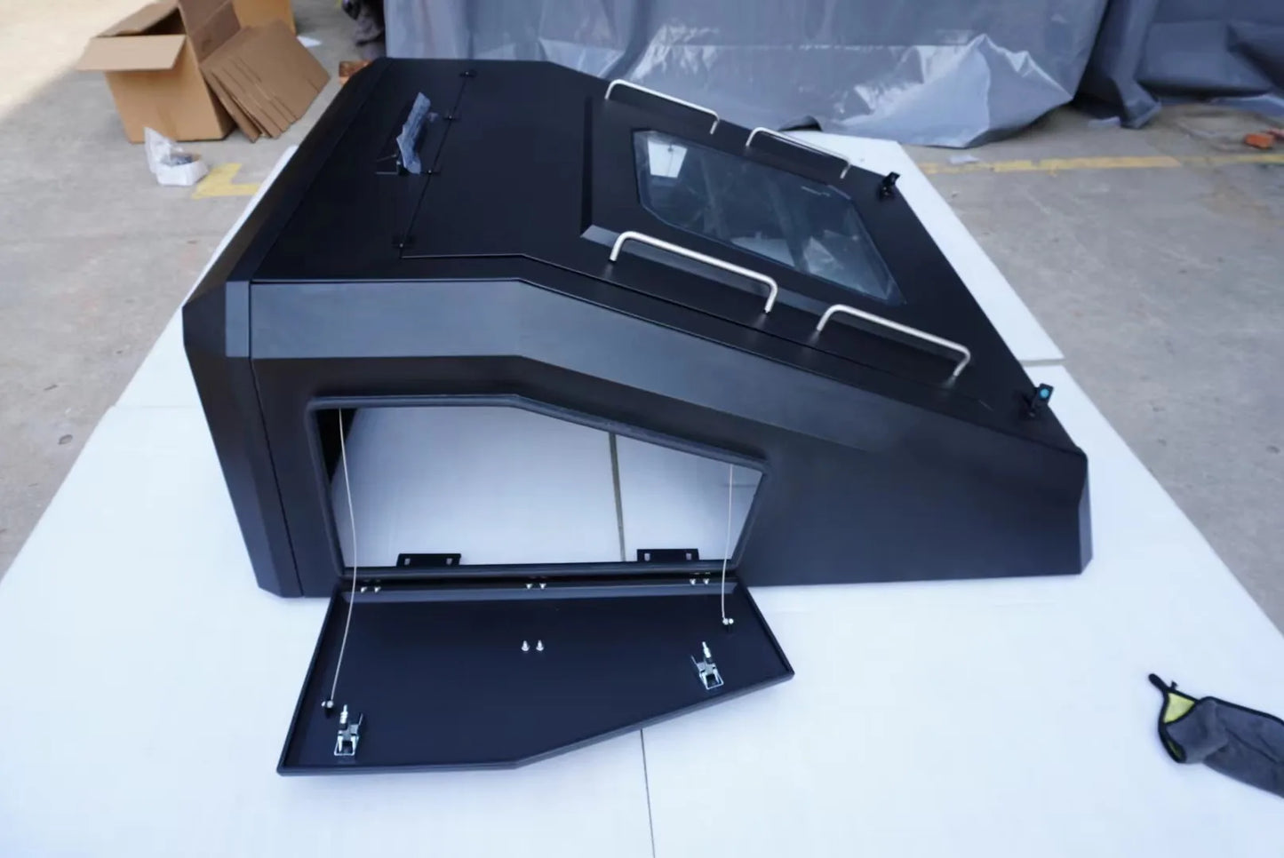 Aluminum Hard Retractable Pickup Topper Bed Cover For Amarok Electric Tonneau